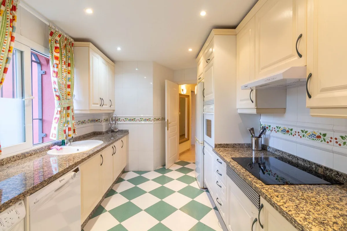 e03ea245-4a07-47fb-8ad9-77d597ff6b31