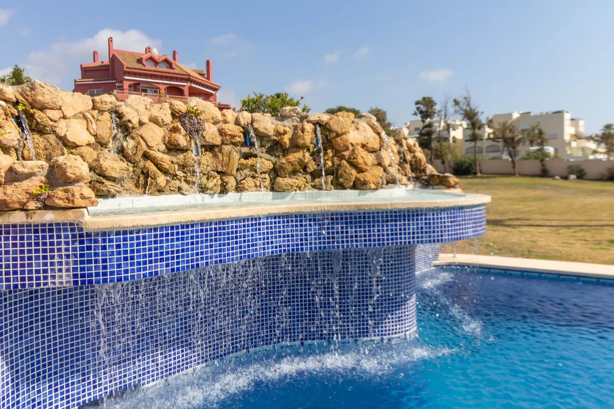 f1bf98db-75cb-4a6c-a8e2-52fb0905f25d