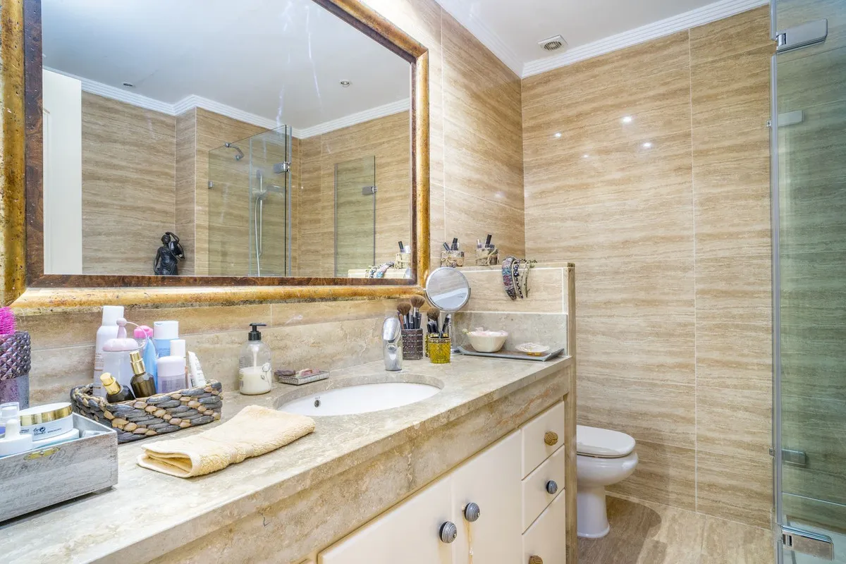 52bb0b9d-b59c-4c76-8fcf-989d6bb56896