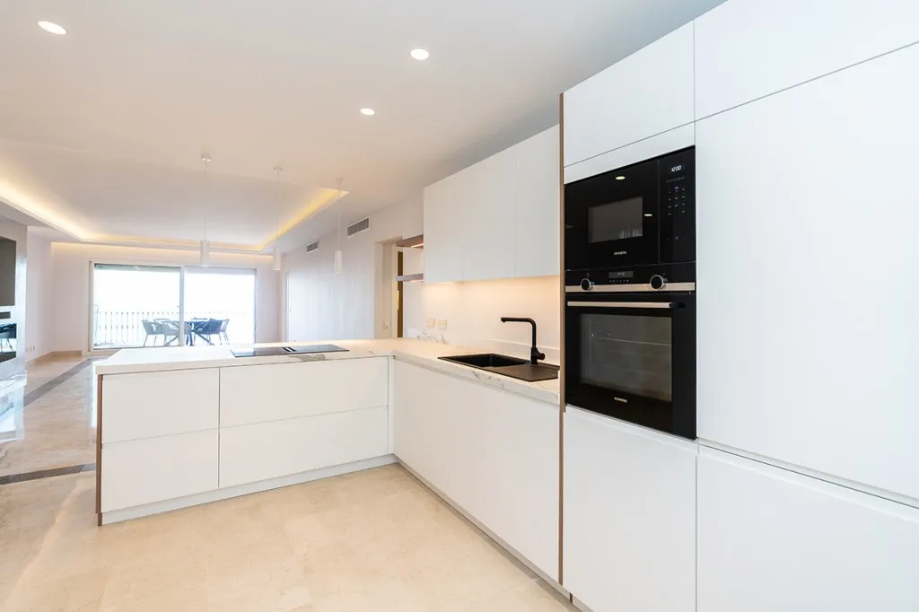 335f41a3-4bff-41eb-b4a8-60df71f1bd93