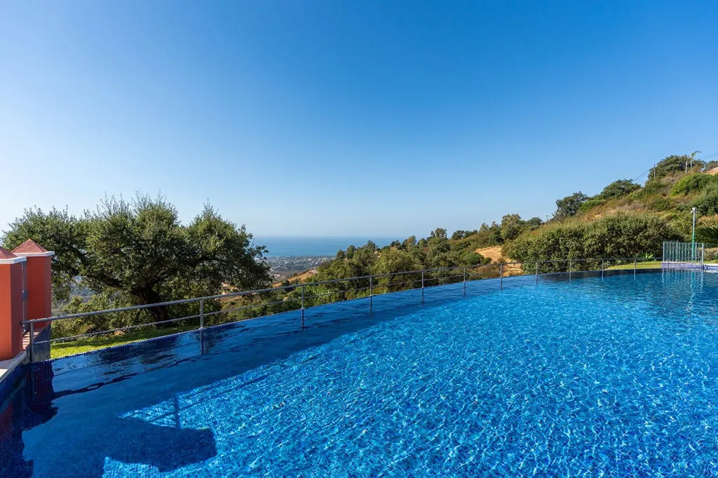 47069868-2080-48ff-8abe-233ec66695f2