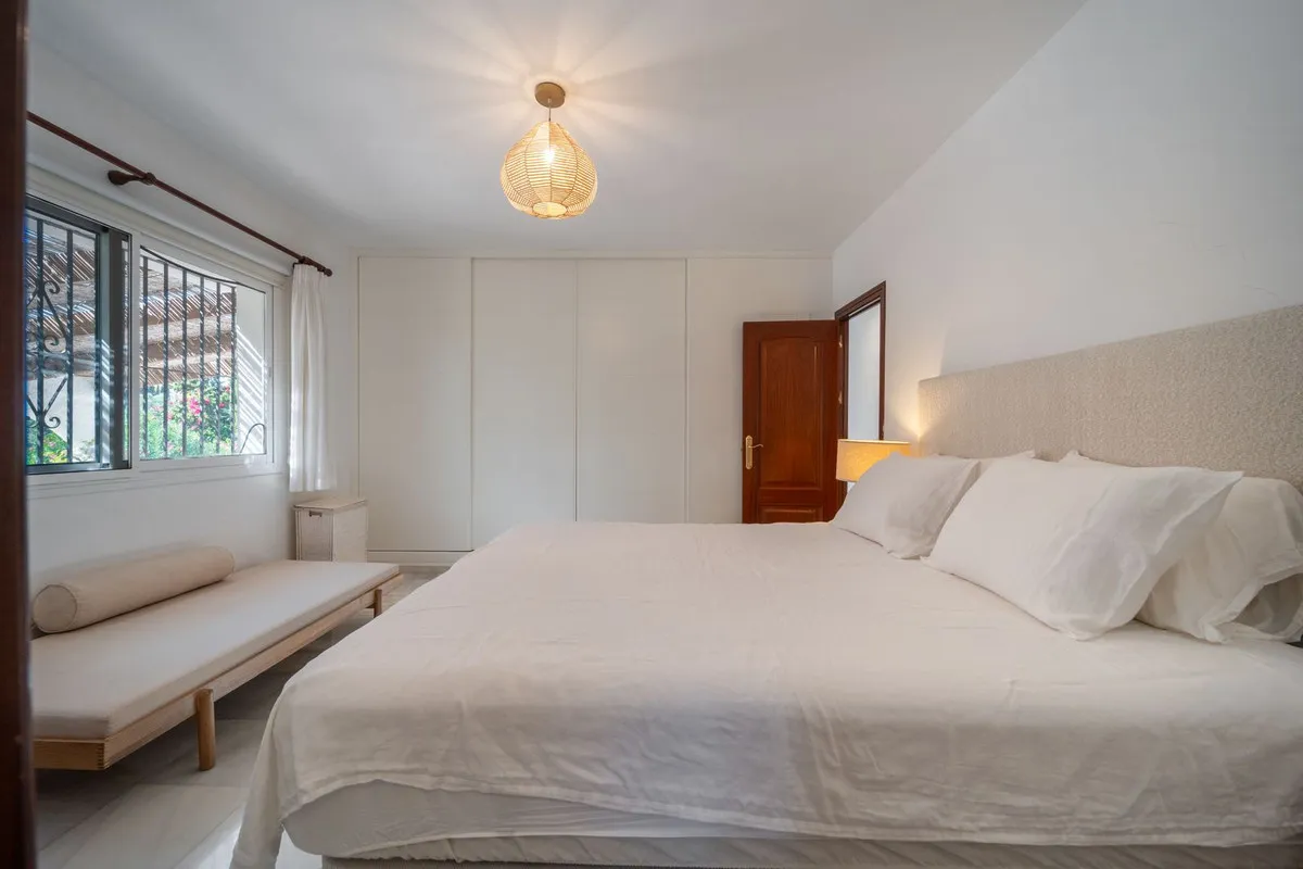 0994a51f-679f-48ad-8f7c-b1f59019d612