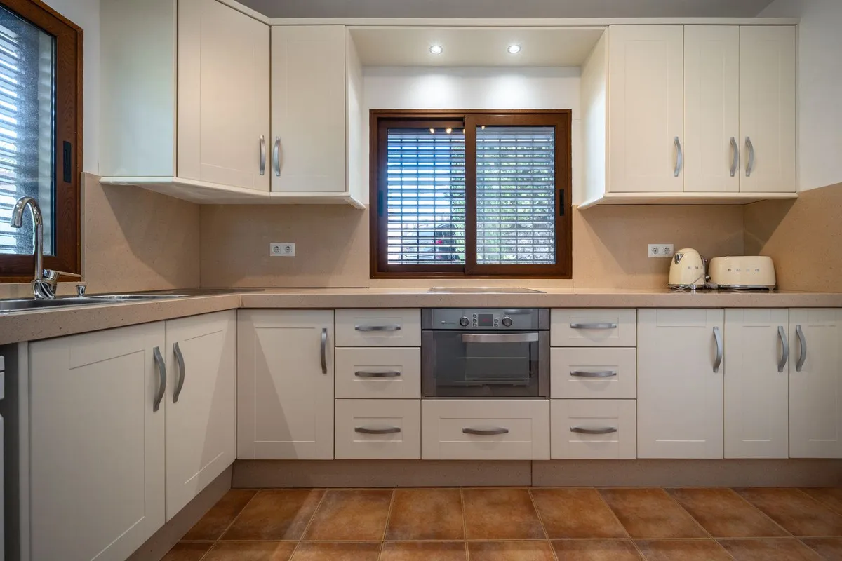 59a6c8a3-b194-47ee-b01a-c5baeba5c7d8