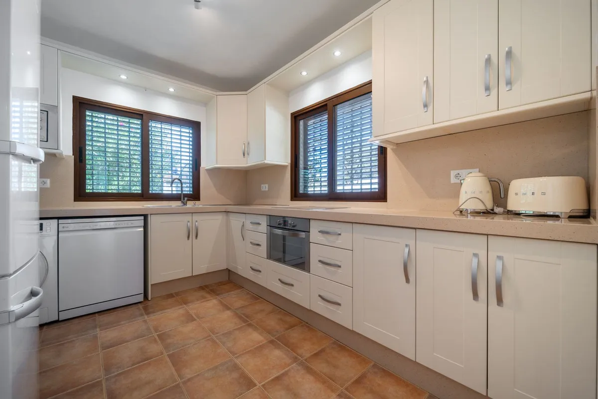 84696380-4f8e-48b7-aa53-48a70077a319