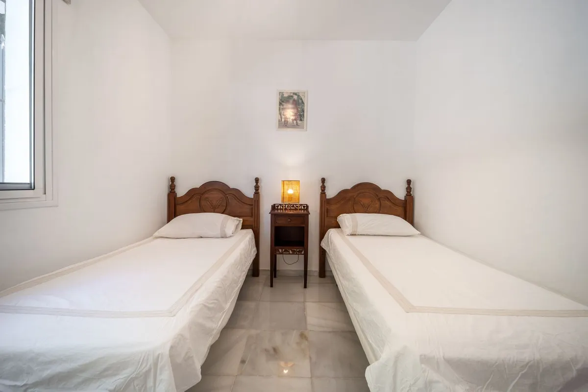 c1d00da0-1e97-404b-b5a9-a7778ed724a9