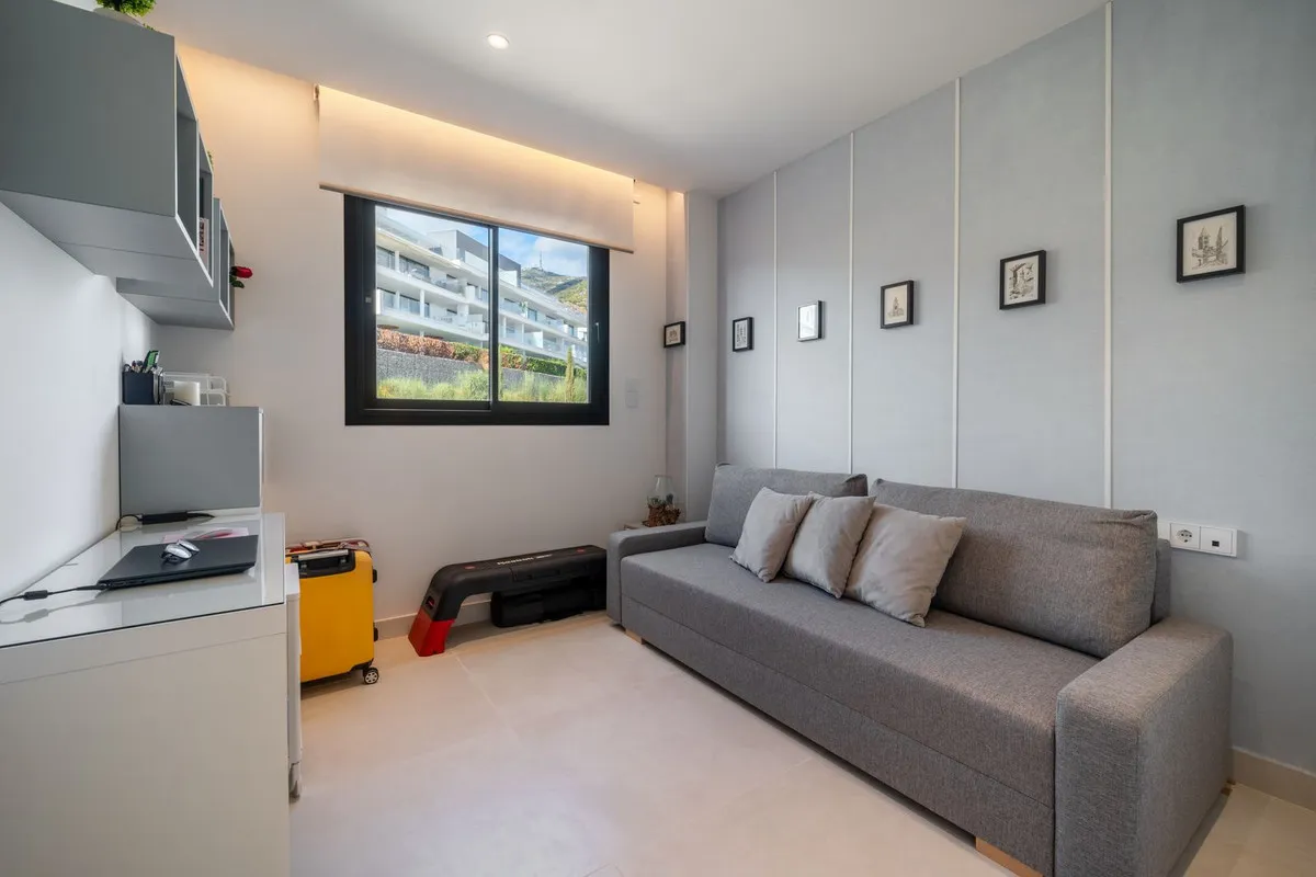 48079791-59b7-477f-8bcb-792882df764e