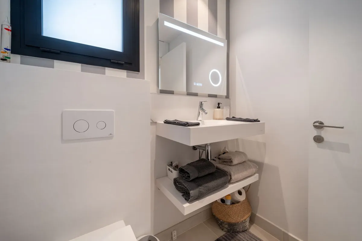 5feea1c5-0915-49d6-84e3-2d3d46718703