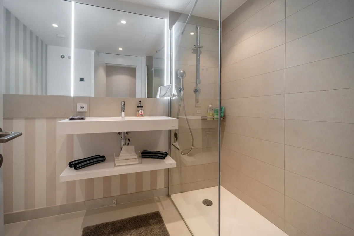 a20a0100-2732-4b2a-b854-04d770627172