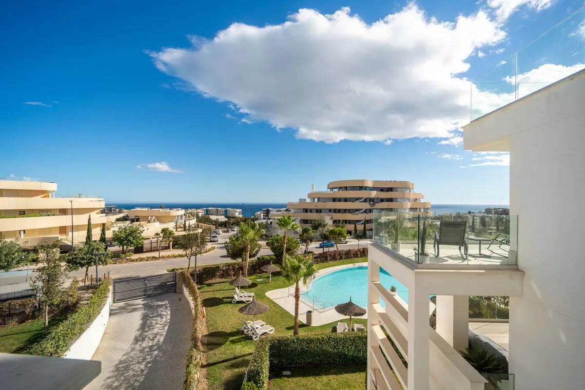 b1449132-63d9-4484-b88c-aaa8e52bf8cb