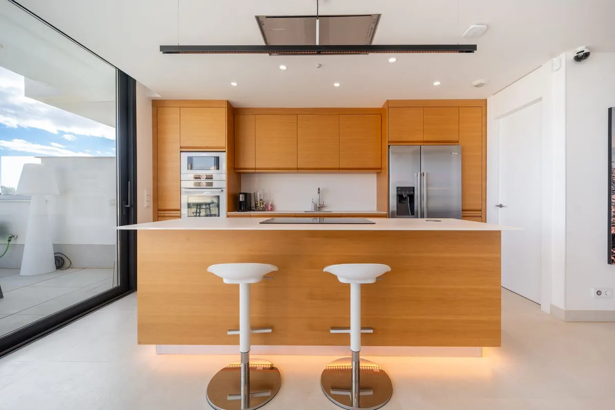 e6f21675-9de0-4bfe-bad8-8edff95fa3fa