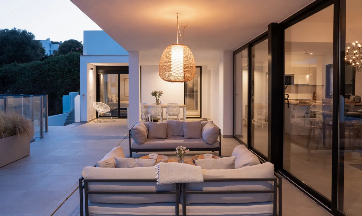 1e8330cc-9b5b-4072-9259-8bbfebeab344