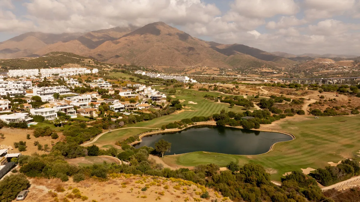 dbdd983f-6c5f-43a7-aea6-9c1754beb3ce