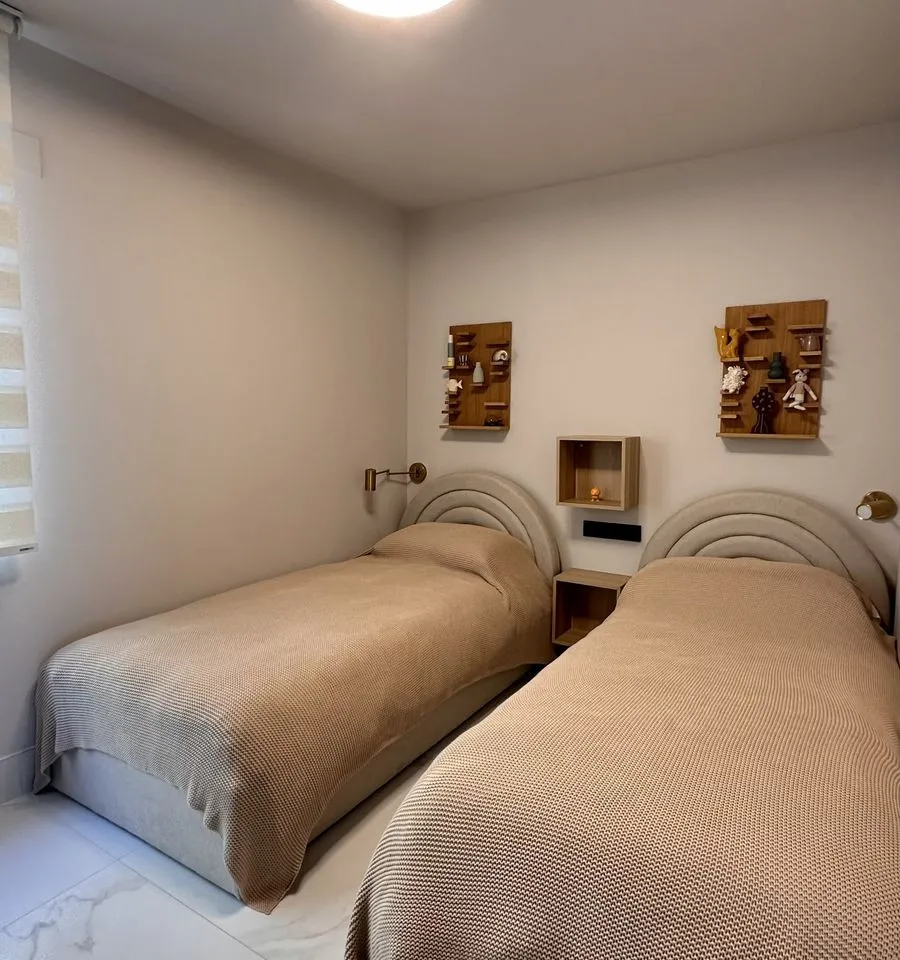 c1a12798-ea5b-44bb-a5a1-f9f3090c746b