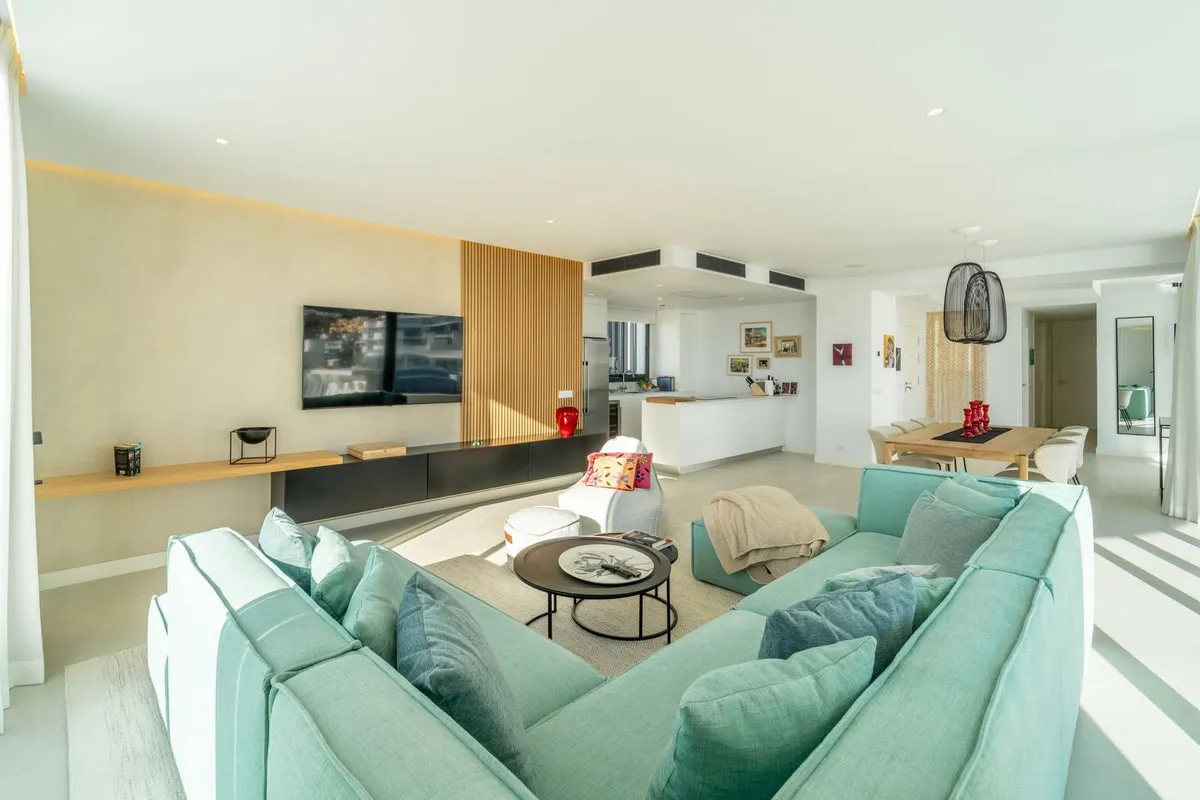 19379585-d736-4726-b9c8-ee52f42a6f2b