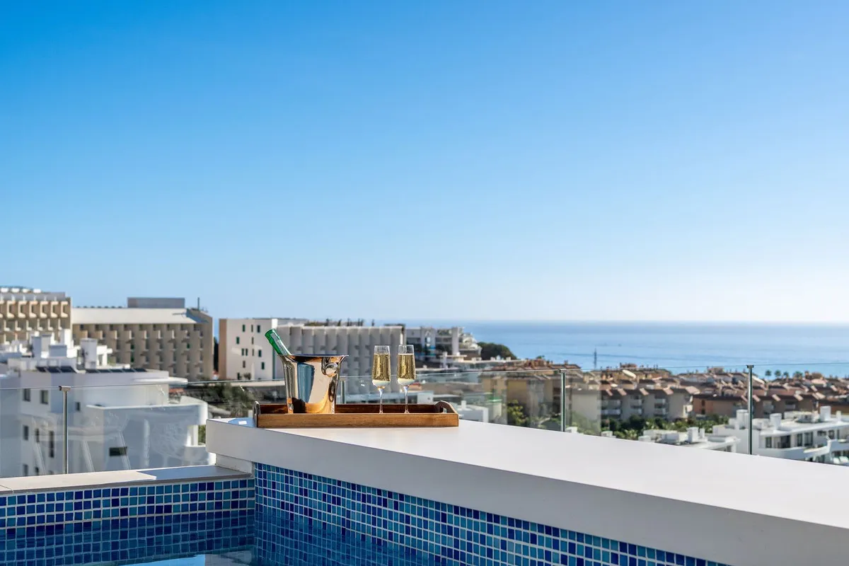 5ffe94b7-7508-427a-9a77-bda10beb2905