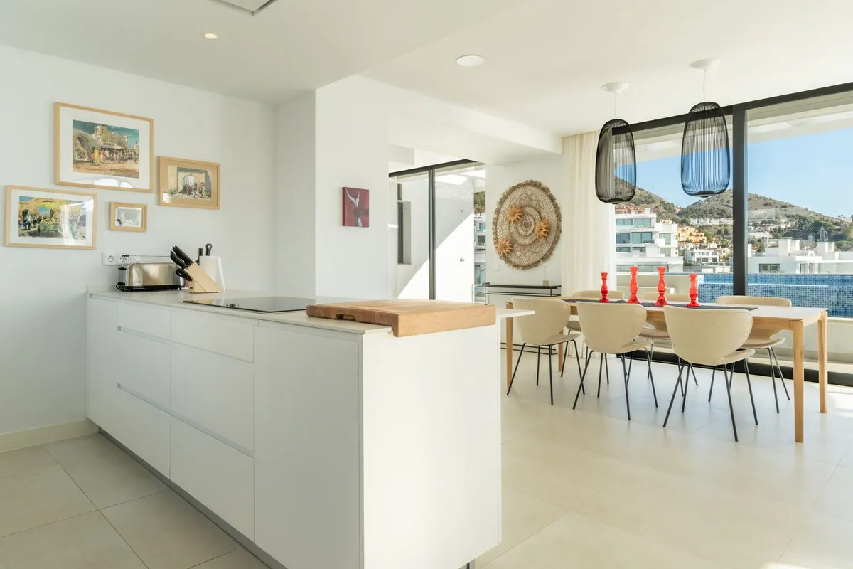 ceb96702-dfb6-4321-80dc-5d1812d95ab7