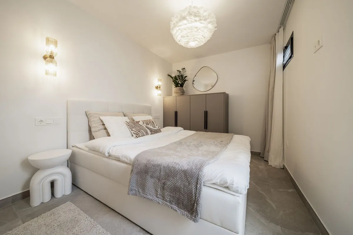 4be2e519-e51e-46c3-8858-9653cec5b93b