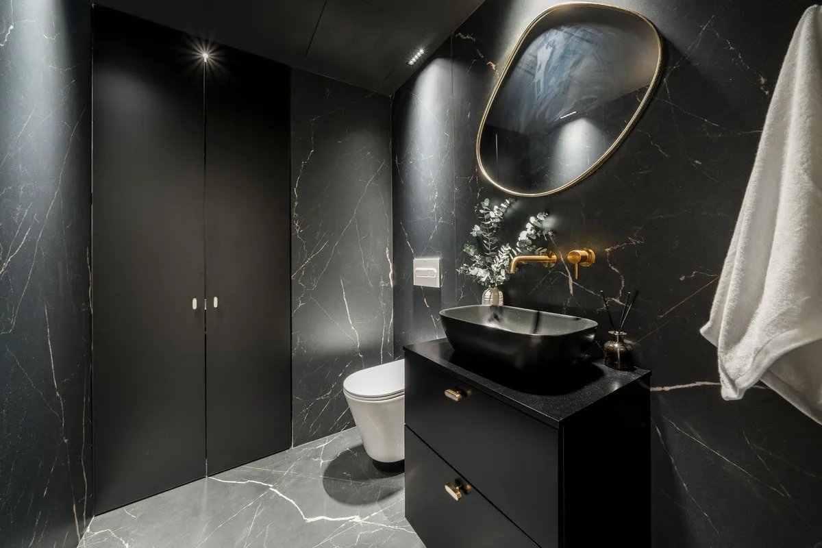 a0eeb11c-b810-4b0b-a14e-333a8747b80e