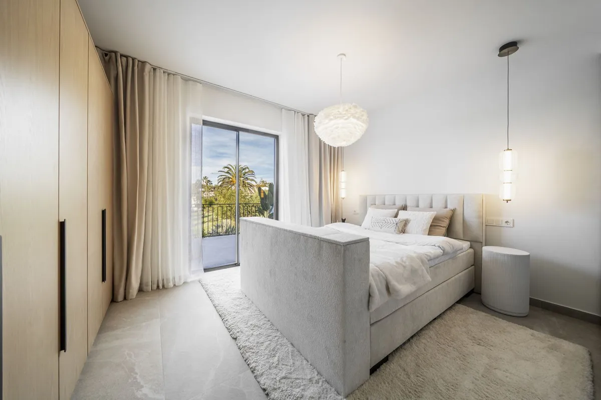 cd66518e-6c9b-47ff-9975-d567523d52c0