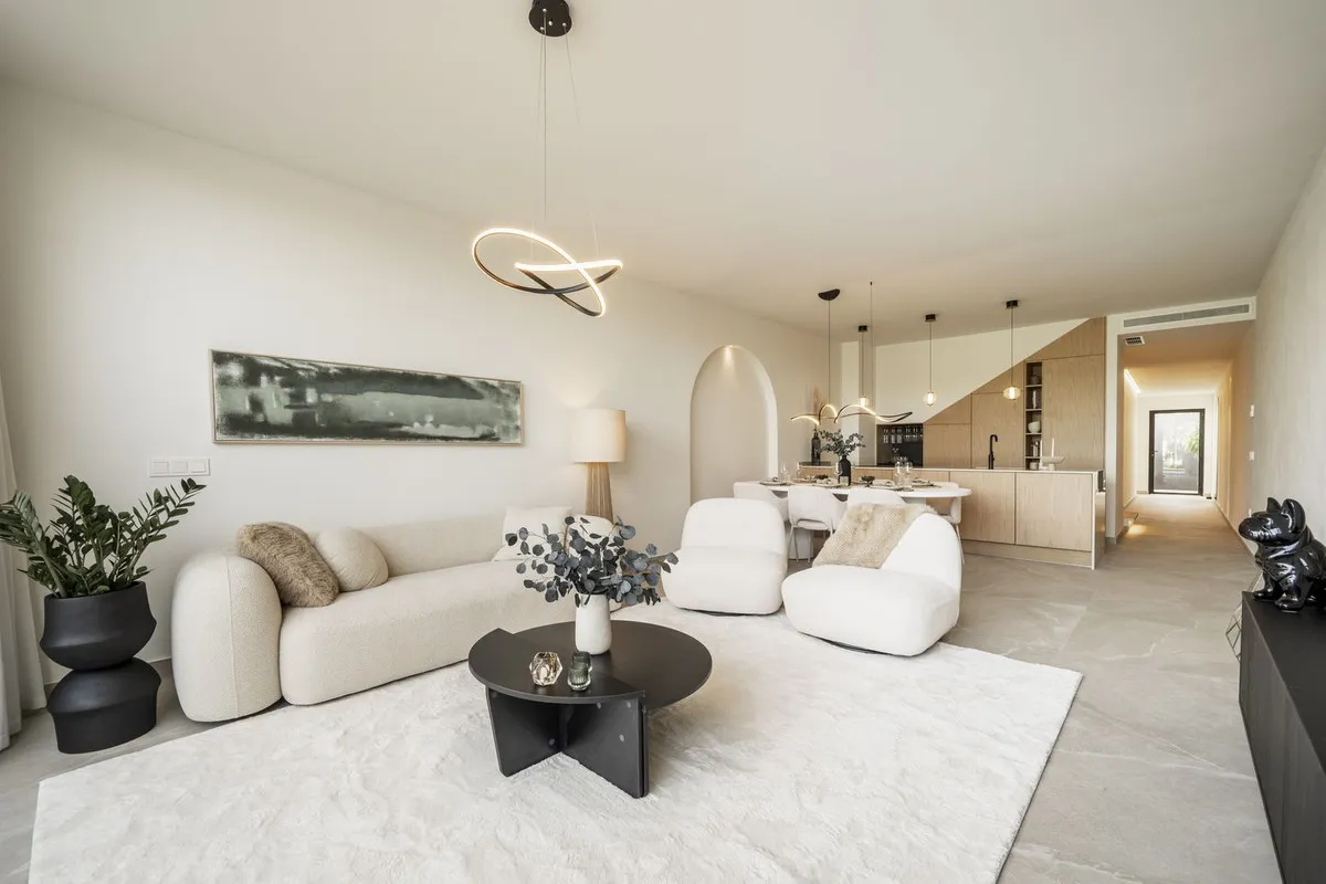 fba9e489-03fe-4c1d-bfa9-6f72dfcc1d79