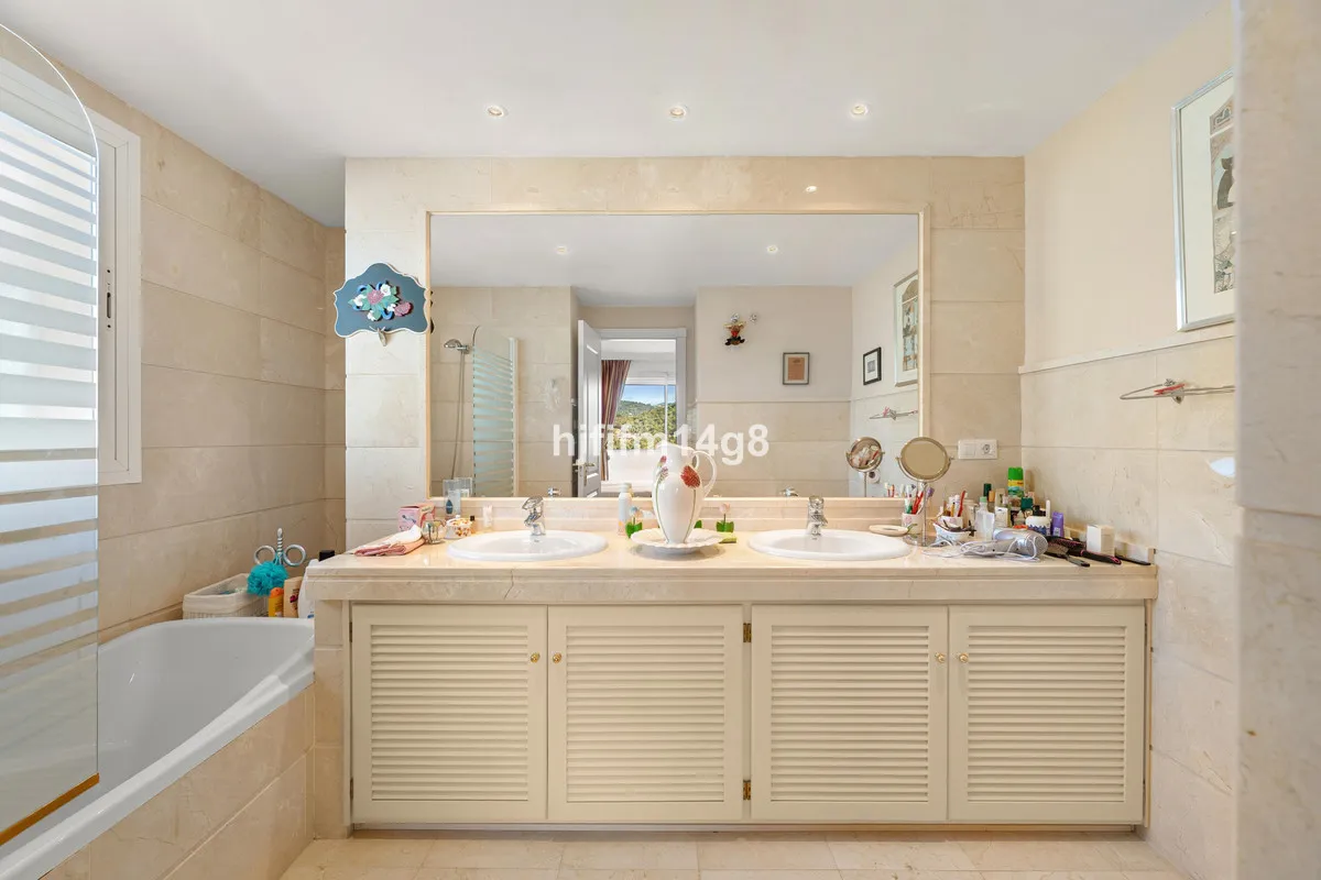 bbf7237a-f478-48d5-9b3c-985d6ffb5af3