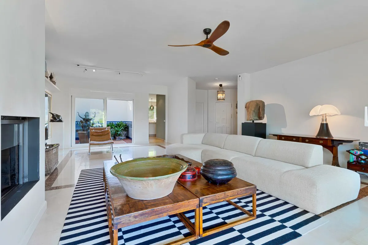 336b0f7c-1cb1-440b-bc7e-6dcbfbf93fd4