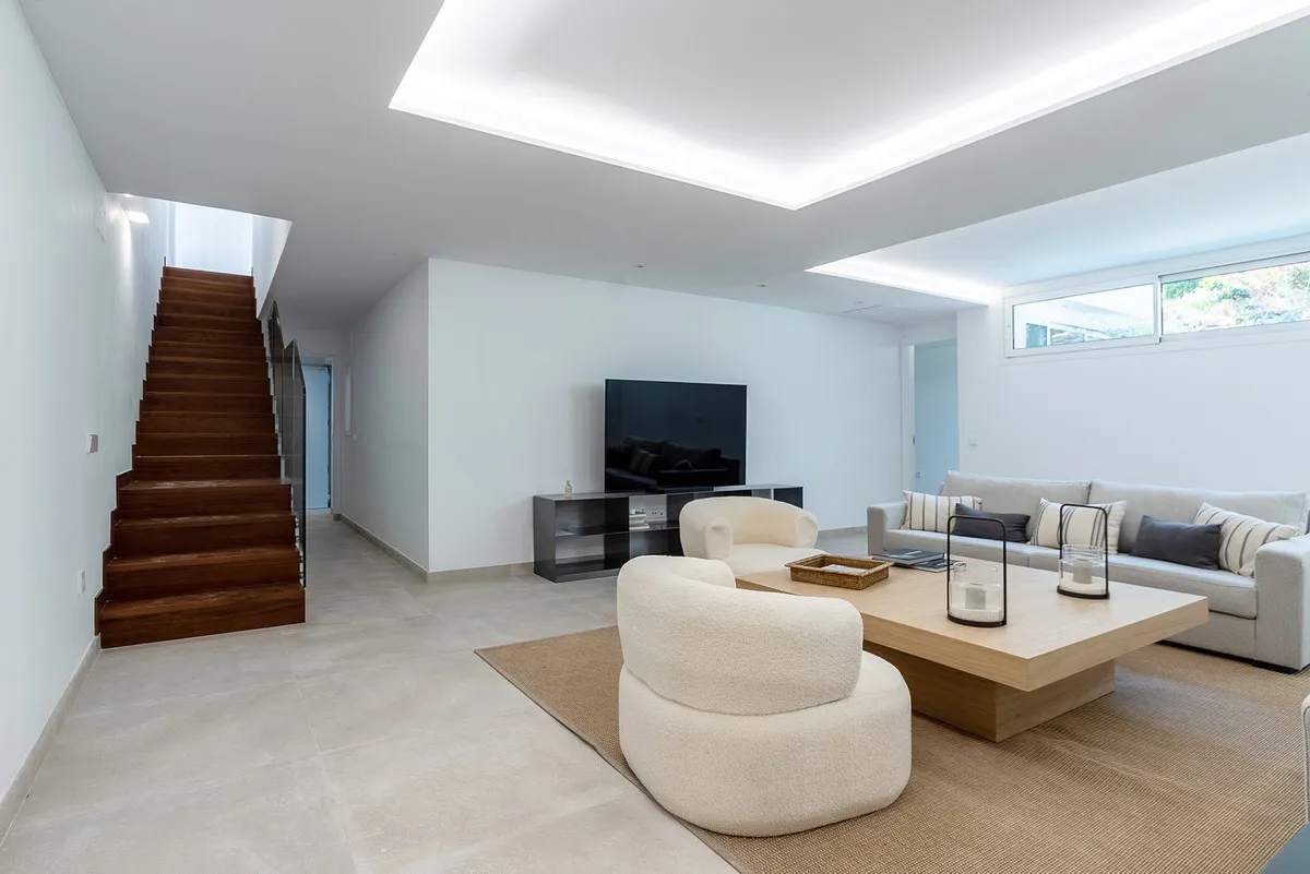 43a2552d-2aca-400c-87ba-190c02ebe89d