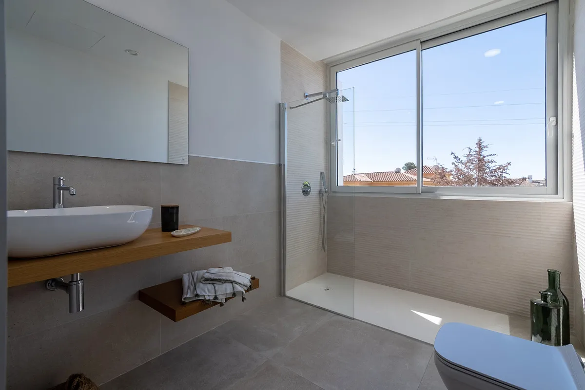 b2545023-5daa-4c3c-b5b0-96a338932139