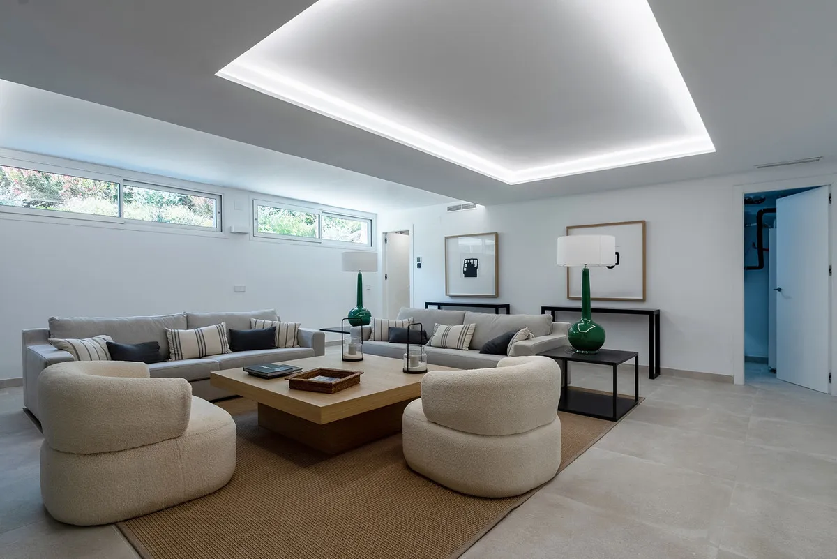 b54f77e9-76fc-49e3-80e4-e5d2665f06f9