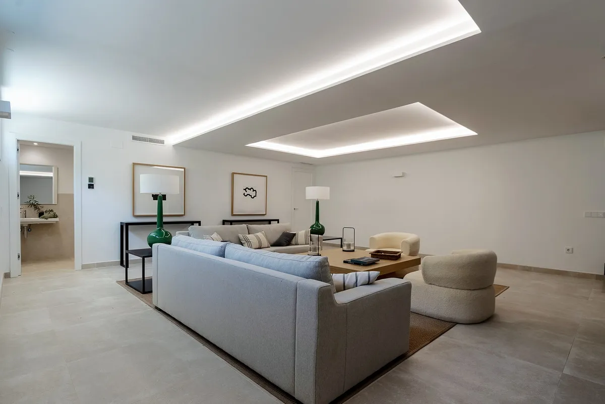 dc1e104f-73fd-400f-b0a4-945a3a75d872