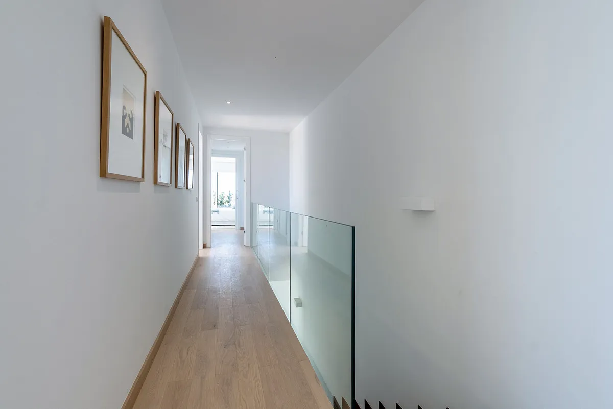 ef87db74-e133-4251-954e-73b27e7b9679