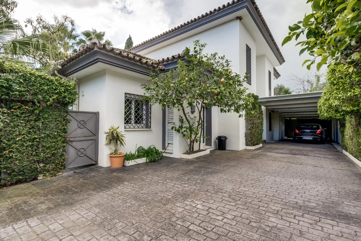 fe0fefe8-3420-49ff-9eb2-6718a2033cc3