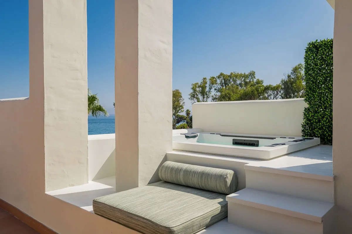 3ba1a03c-4ca5-4e82-88a6-aa04ba77ee18