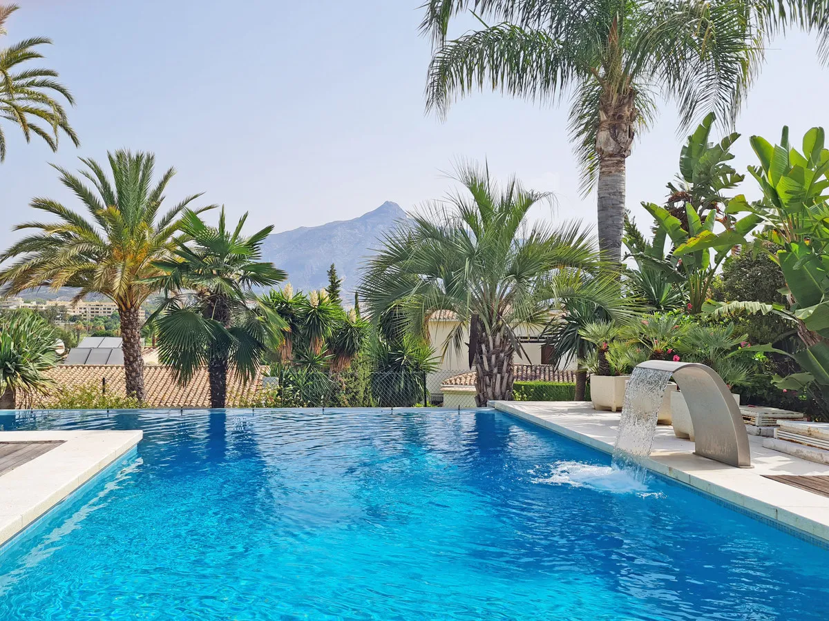 4d6d5dbf-3c72-4f21-970a-00a569890f46