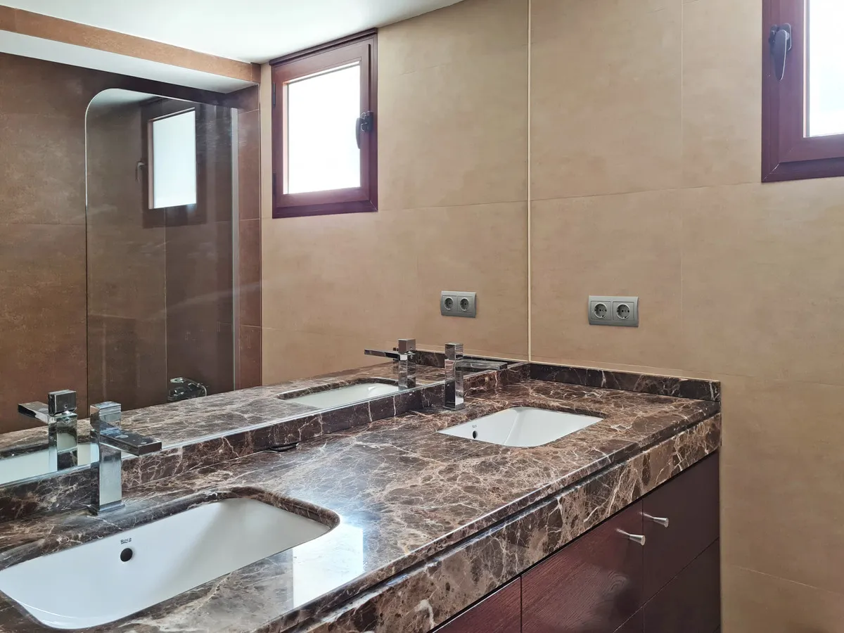 75faf9c1-a65d-46fb-80f4-7d9fd029fd7f