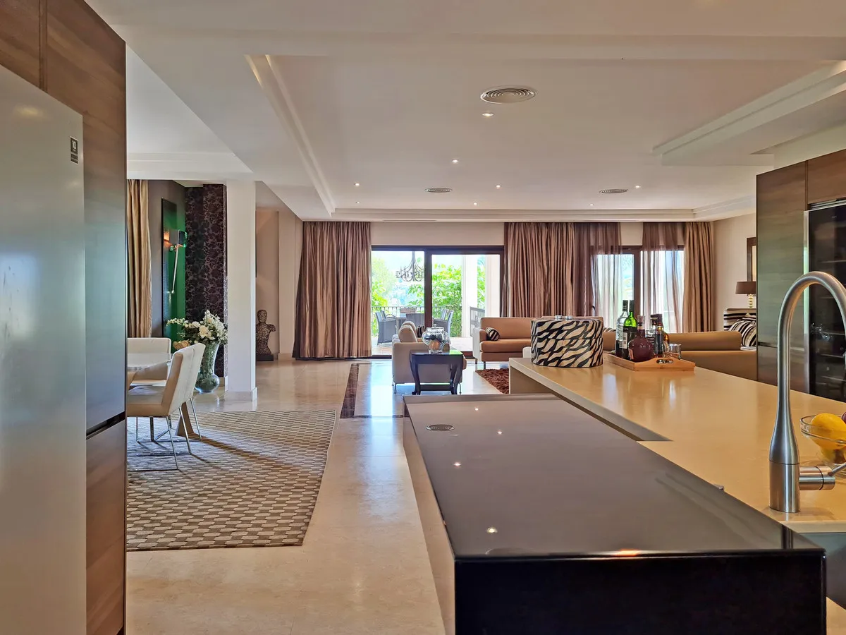 d5d10d14-9c71-4e3d-90fb-0637e5aa9c40