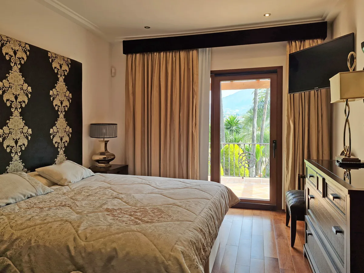 f5d5732c-e5fe-4748-89d5-fbb495eff192