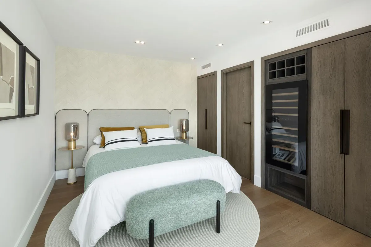 80c52c5b-35b4-43f8-a37b-565331f64e5e