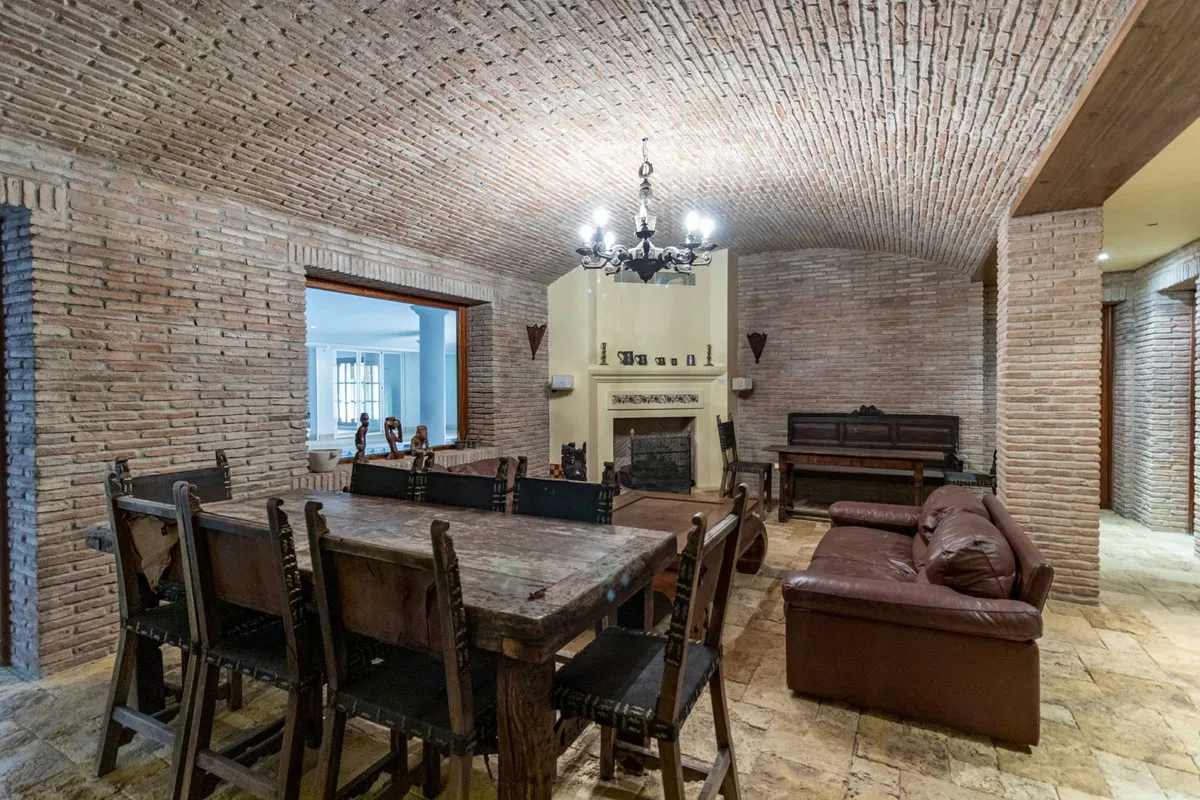 62de9e81-1cc1-40de-97d6-bb02c9d903b1