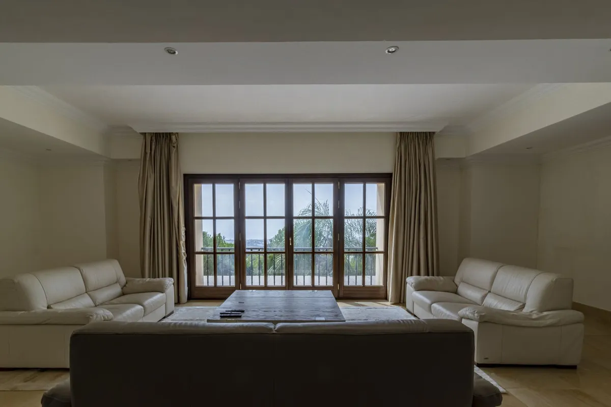 db8439a9-ced0-4bf3-b015-96f9883b3e47