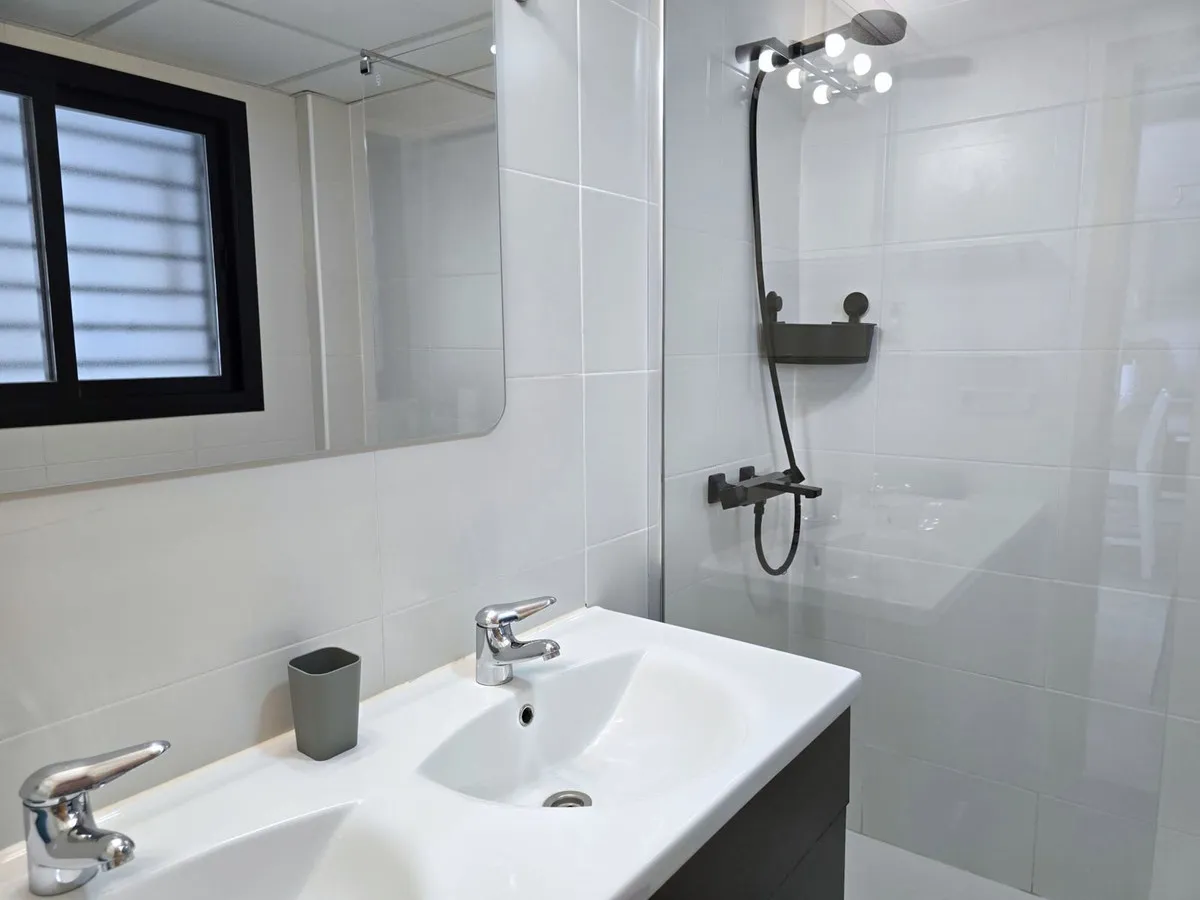 e446a33b-51a0-4219-a670-db58368b5630