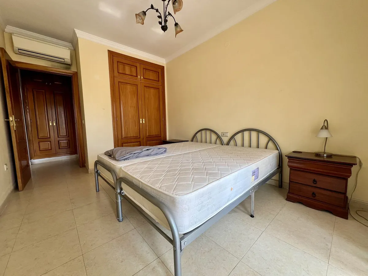 0165d57d-8dc6-4ced-a26b-2af26f466094