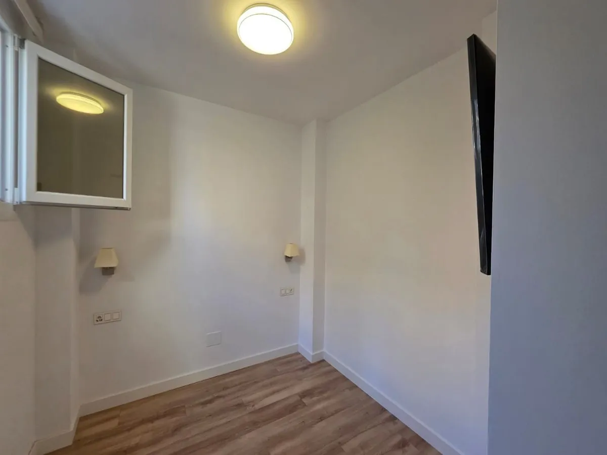 eb7f6c1e-b182-4584-8e73-f1b94de13e60