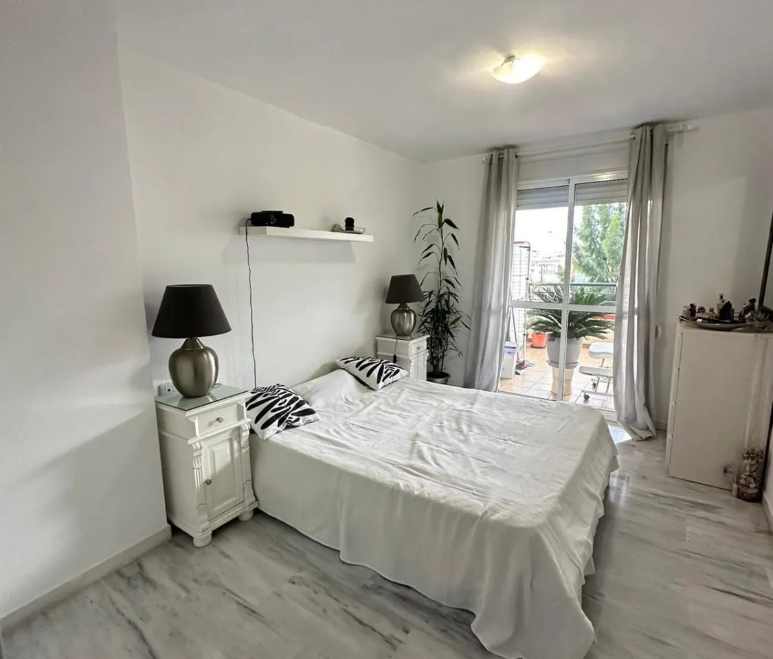 5728899b-6da9-4ff0-a70b-482d2b9a11e0