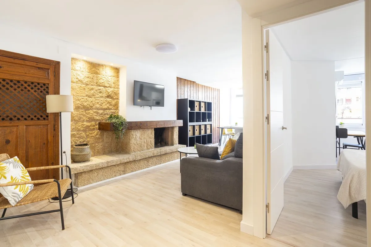 16dcc5dd-209b-47a1-bfc3-7ca34c1aedff