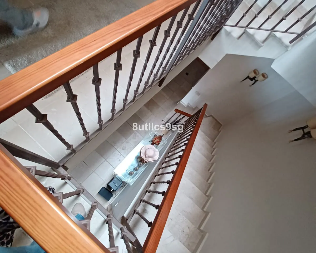 1da29f04-c6d0-48d7-bbd8-b37f211300d0