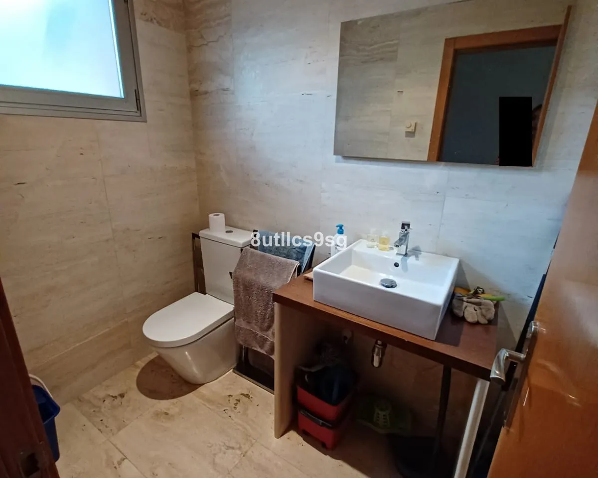 e974b936-8965-4861-ac2b-7214f90b3b1f