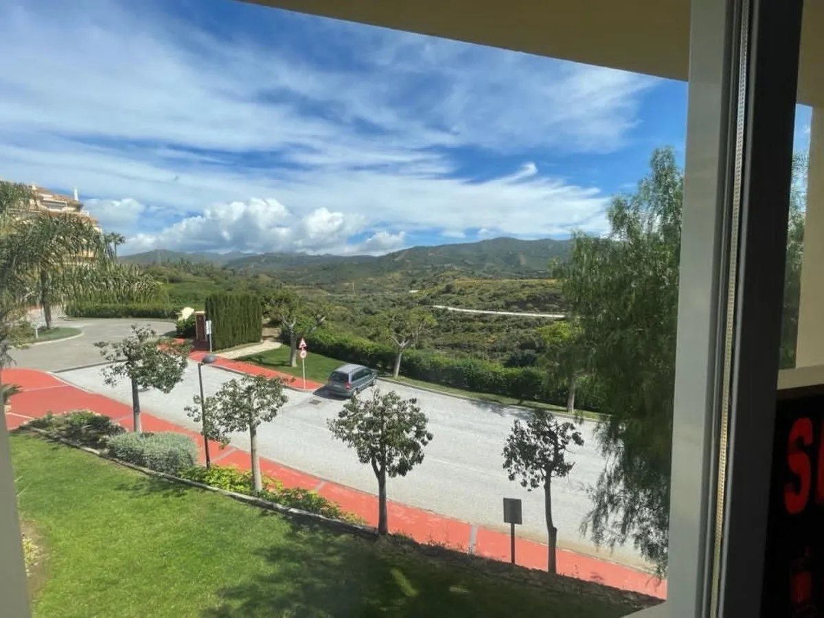 a409822c-794c-48c8-99fa-8b9b2826ed82