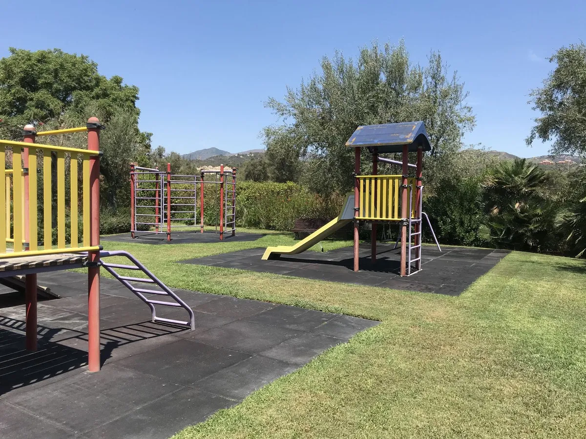 ffa87ab6-fee7-4c4a-9b56-9e983831e03e