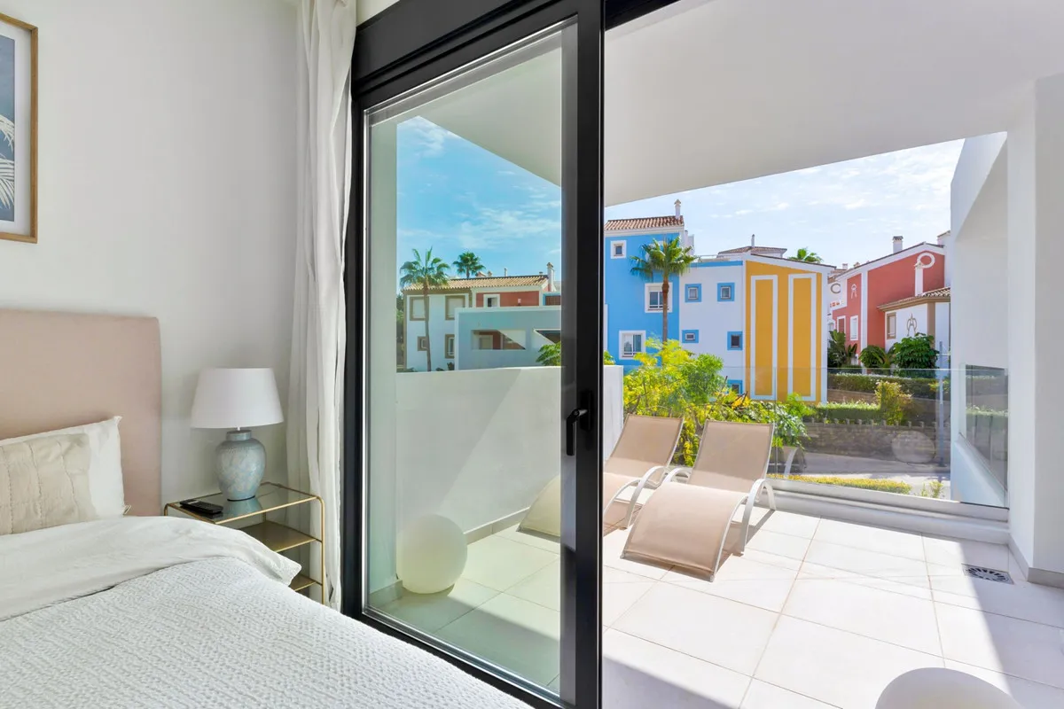 2ff1ff6b-f677-48ec-9ff6-f55a6bcfcd5f